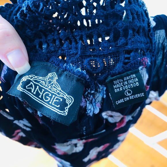 Spaghetti strap camisole - Picture 2 of 3